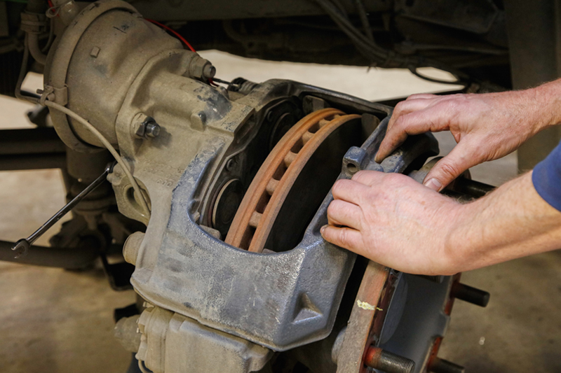 Tech Tips – Best Practice for SB7000 Brake Pad Replacement