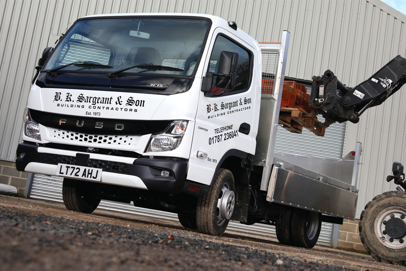Building firm strengthens its fleet with FUSO