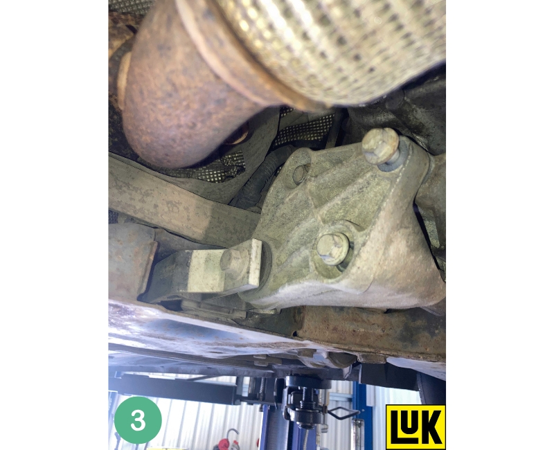 How to replace a clutch on a Ford Transit Connect