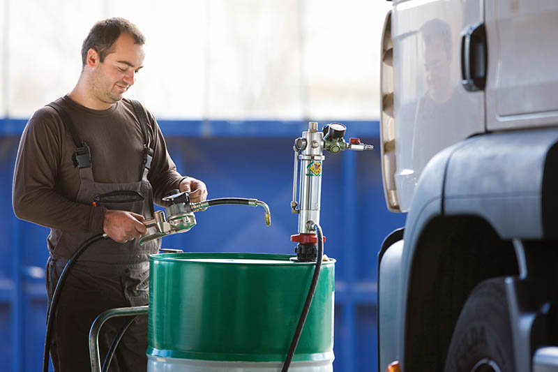 Castrol enhances commercial vehicle training